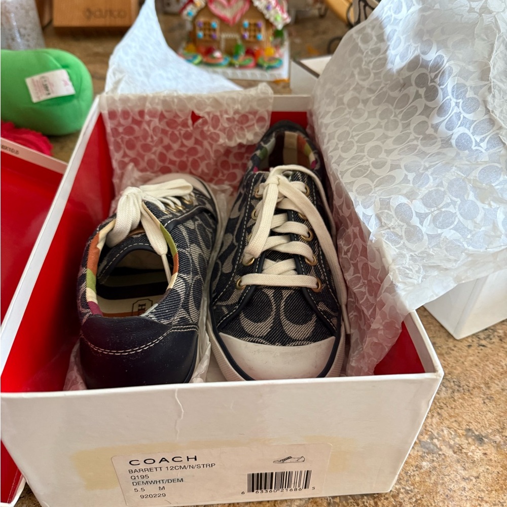 Coach Barrett Blue Denim low-Top Sneakers with Patterned Design- pre loved - Picture 3 of 3